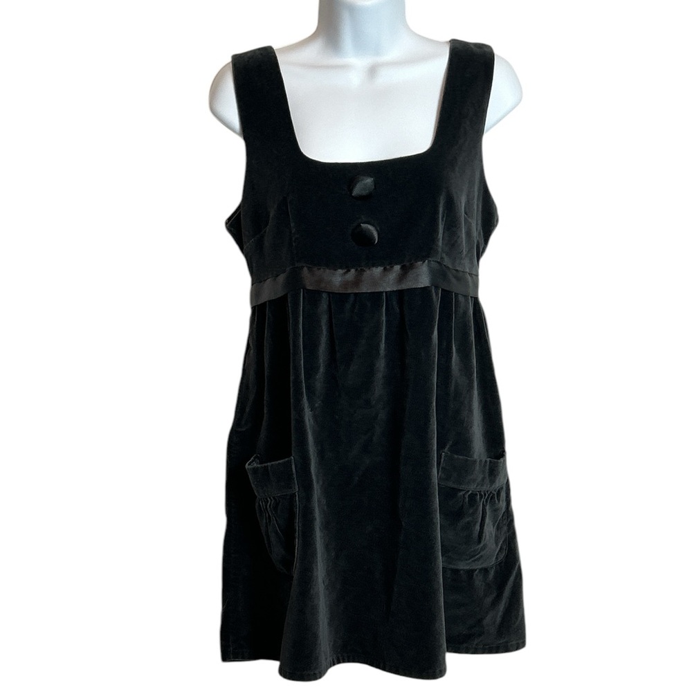 Sold! Black velvet babydoll mini dress with pockets #goth #grunge #90’s style